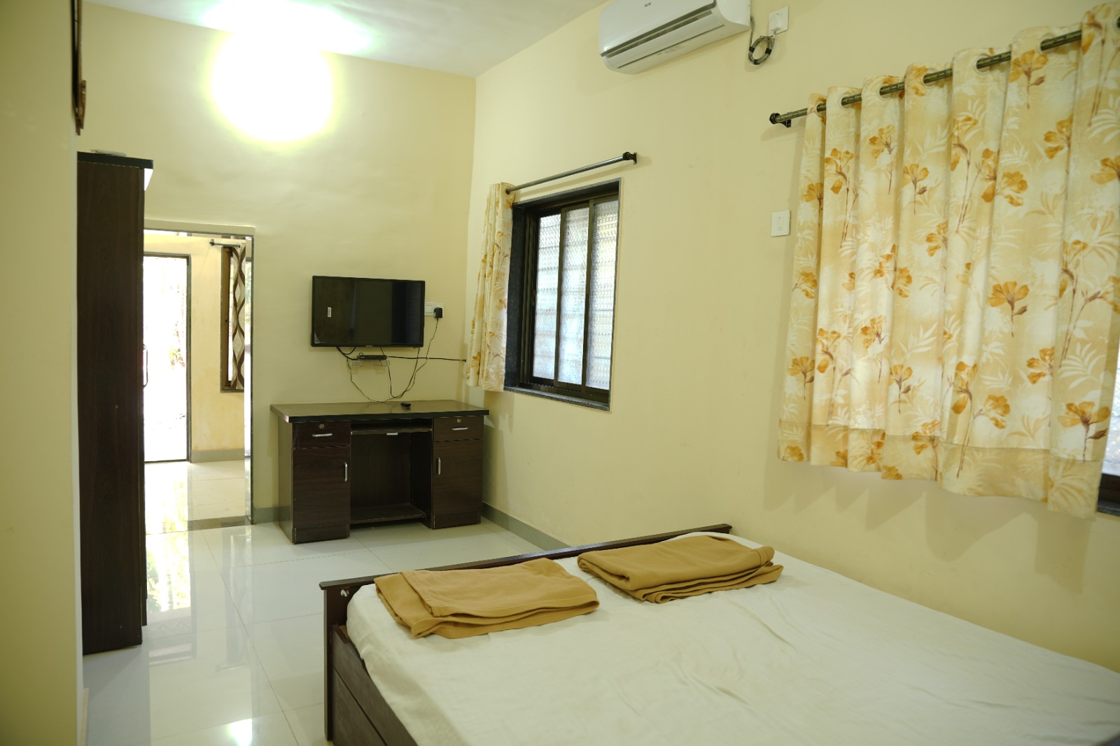 Deluxe Room Bathroom